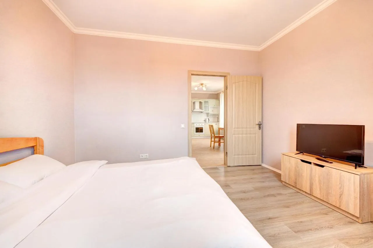 Apartment Voskresenska 18 , Парковые Озера Kijów