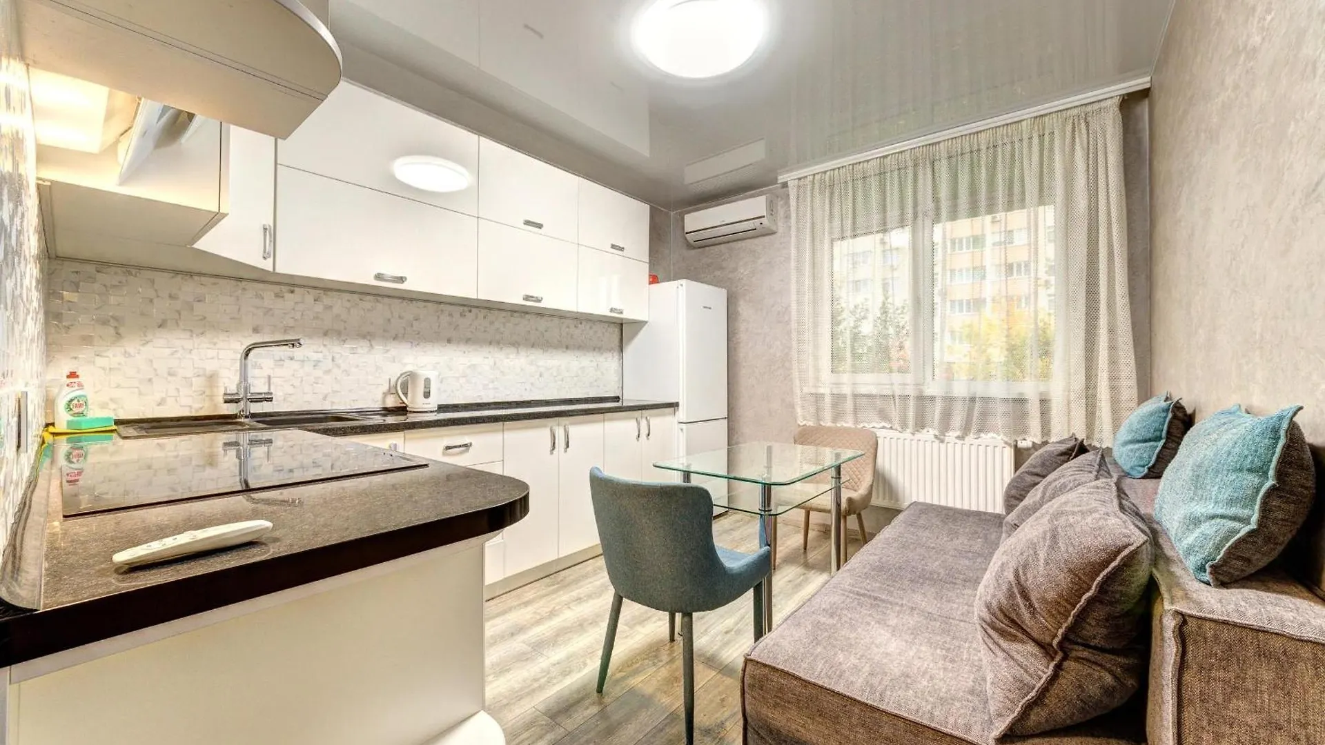 Apartment Voskresenska 18 , Парковые Озера Kyiv Ukraine