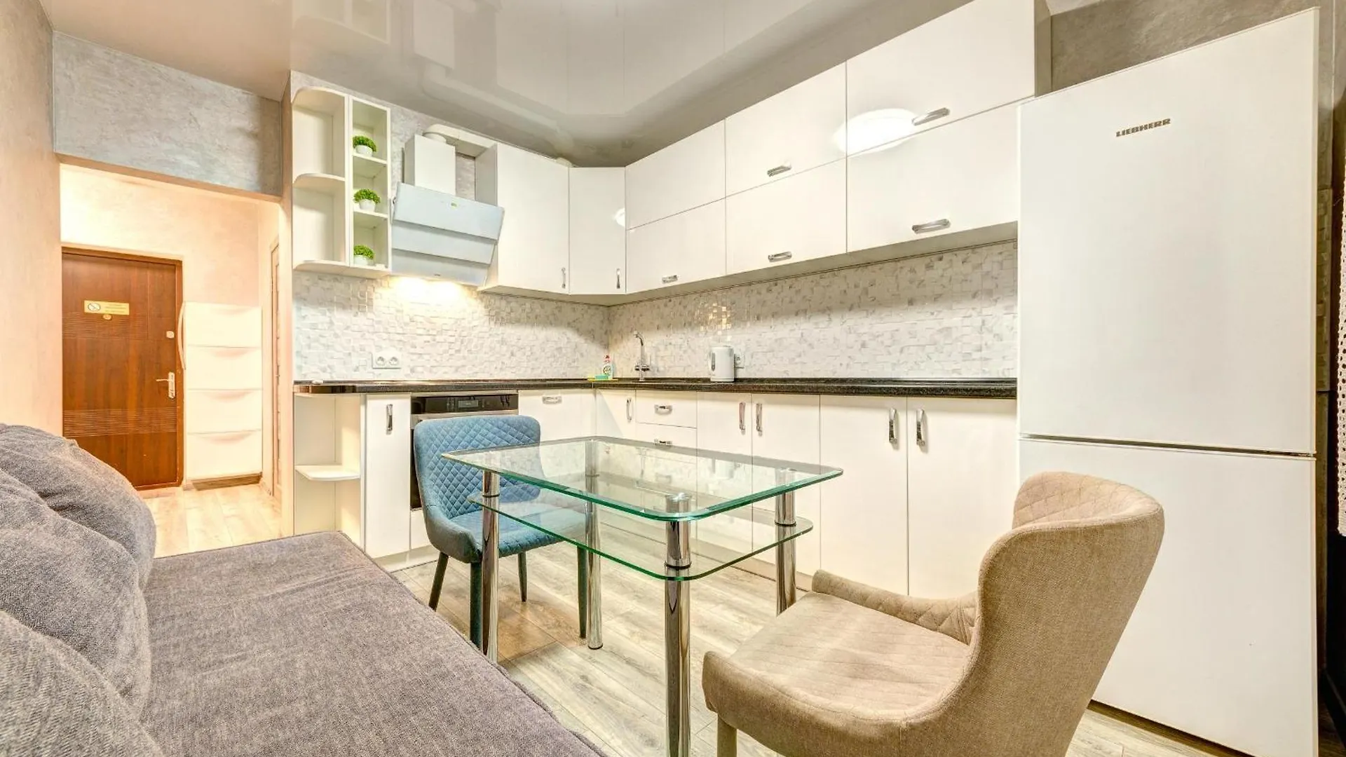 Apartment Voskresenska 18 , Парковые Озера Kyiv