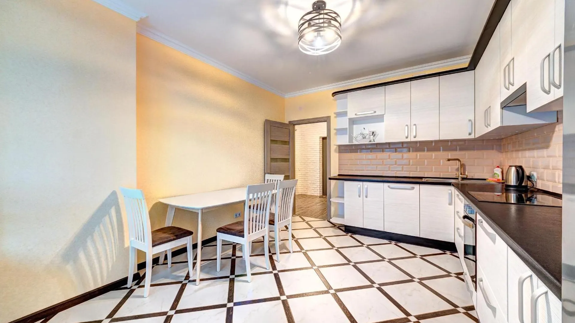 Apartment Voskresenska 18 , Парковые Озера Kyiv