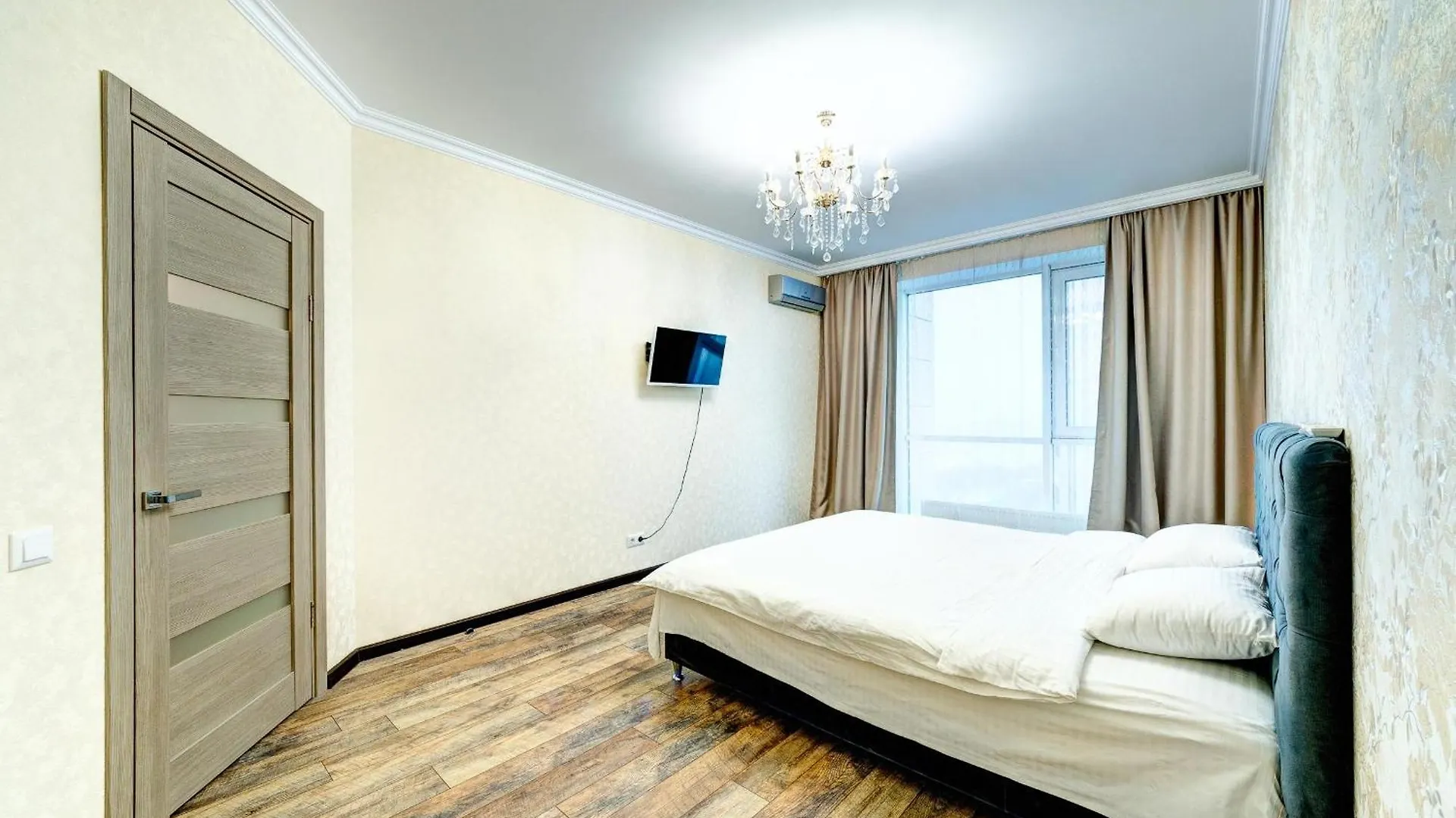 Apartment Voskresenska 18 , Парковые Озера Kyiv Ukraine