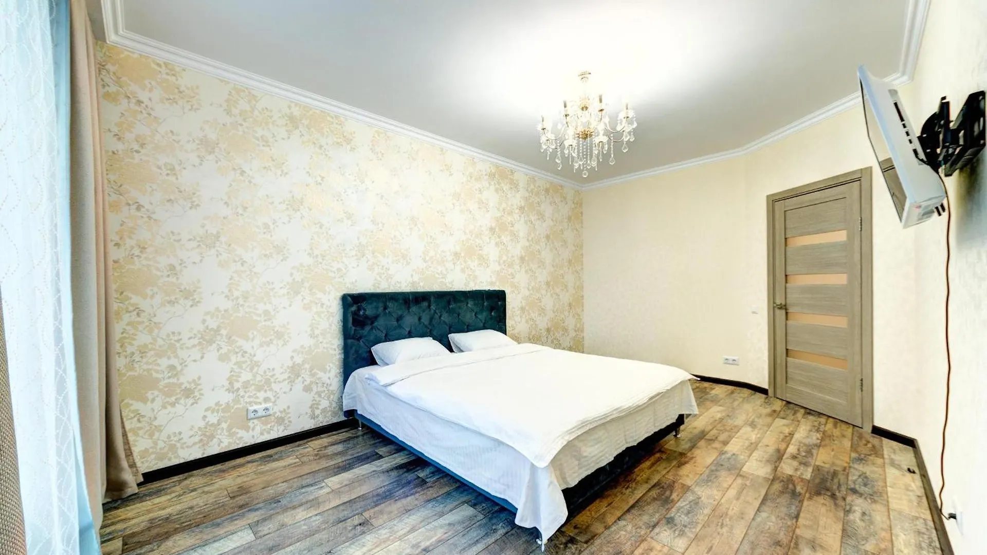 Apartment Voskresenska 18 , Парковые Озера Kyiv