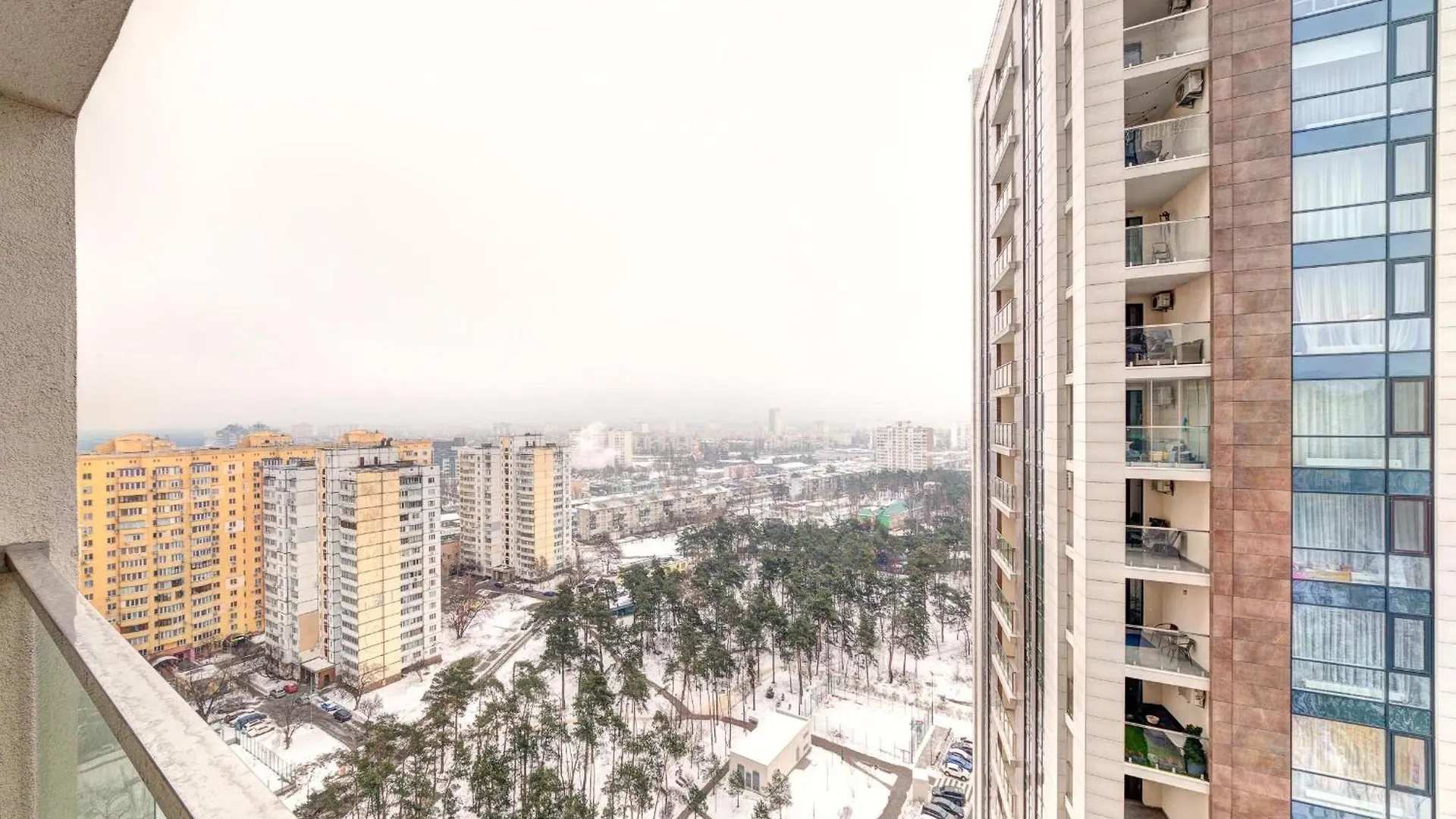 Apartment Voskresenska 18 , Парковые Озера Kyiv