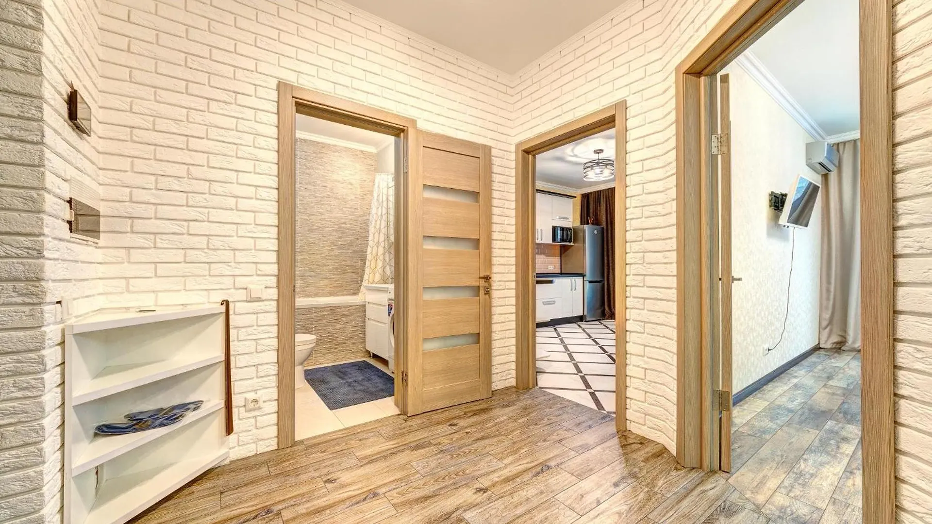 Apartment Voskresenska 18 , Парковые Озера Kijów Ukraina
