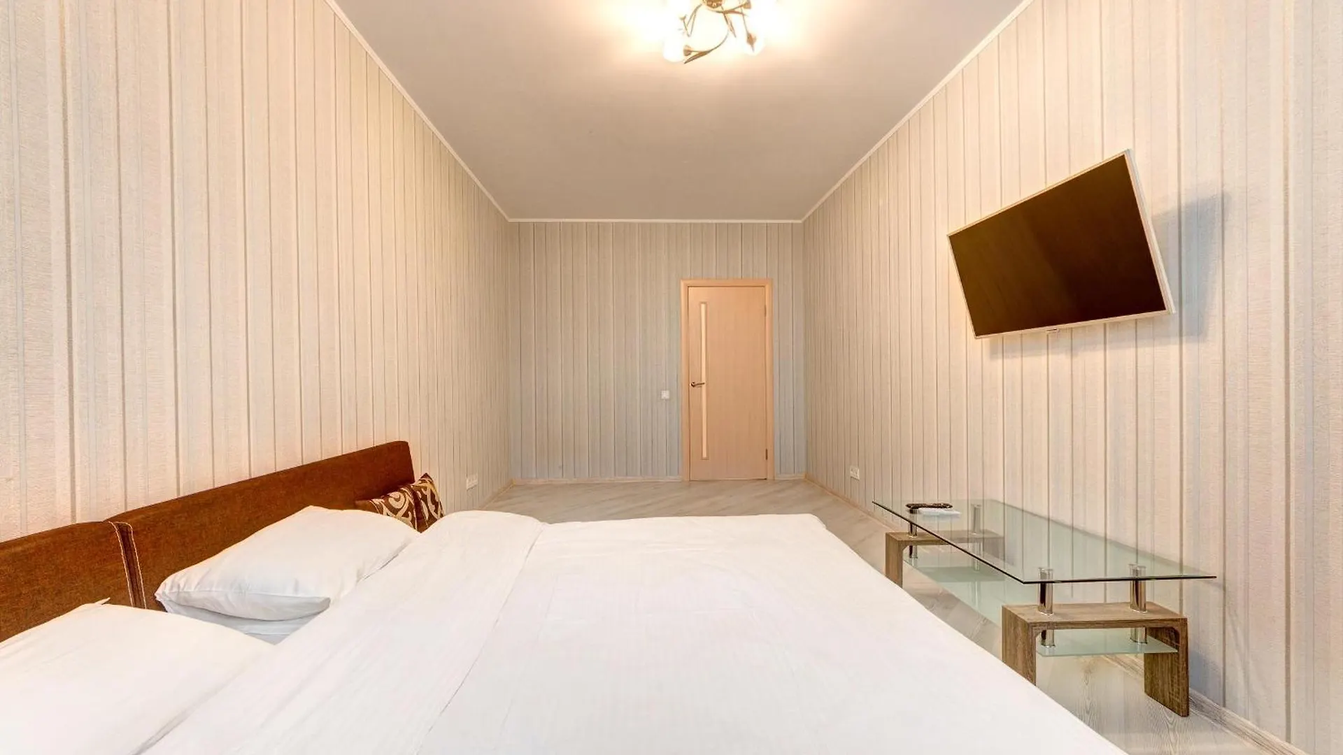 Apartment Voskresenska 18 , Парковые Озера Kijów 0*,