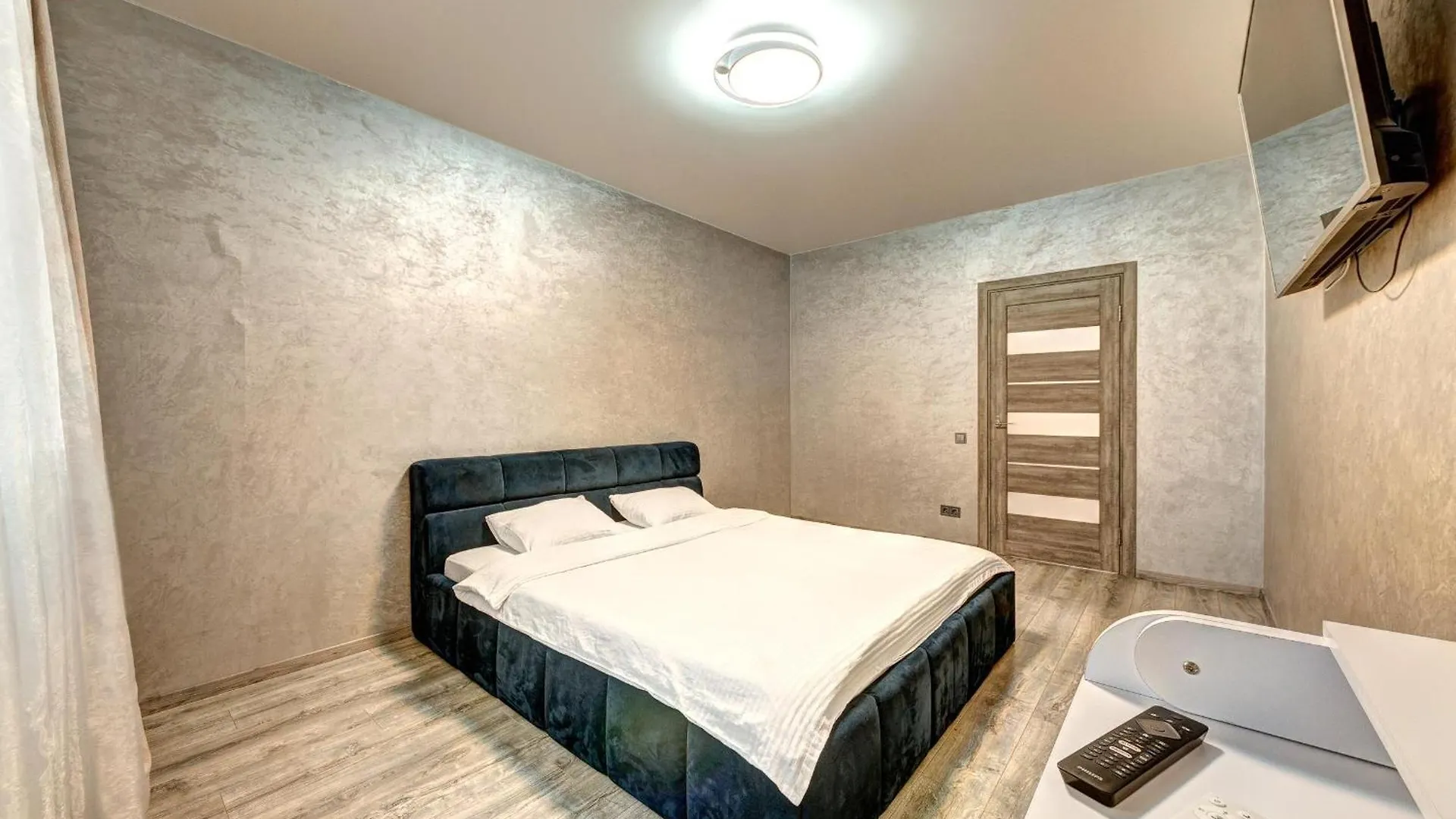 Apartment Voskresenska 18 , Парковые Озера Kyiv