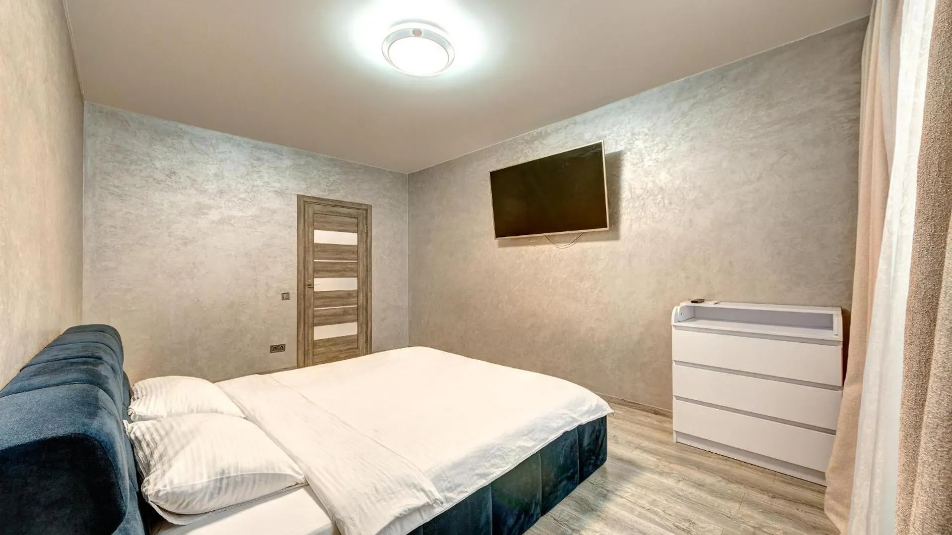 Apartment Voskresenska 18 , Парковые Озера Kijów Ukraina