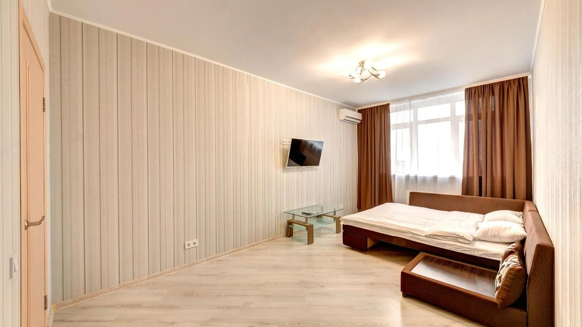 Apartment Voskresenska 18 , Парковые Озера Kijów Ukraina