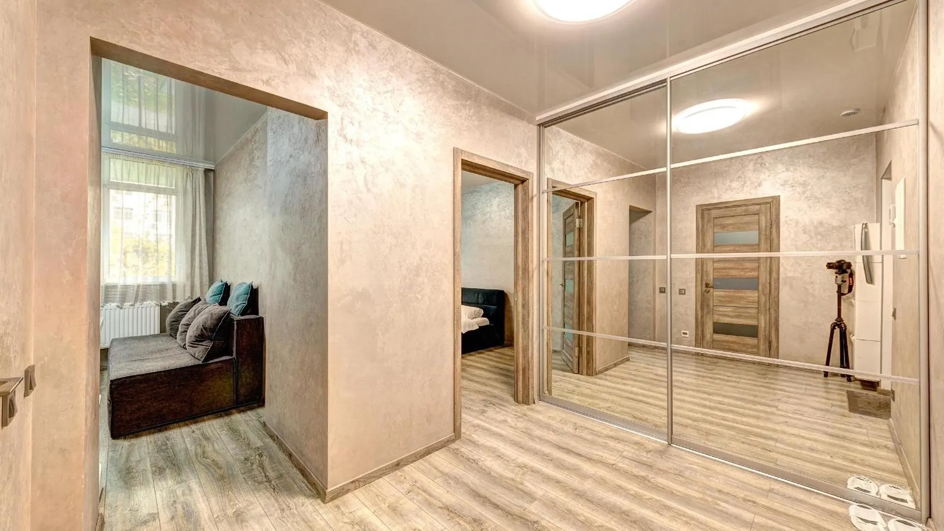 Apartment Voskresenska 18 , Парковые Озера Kyiv