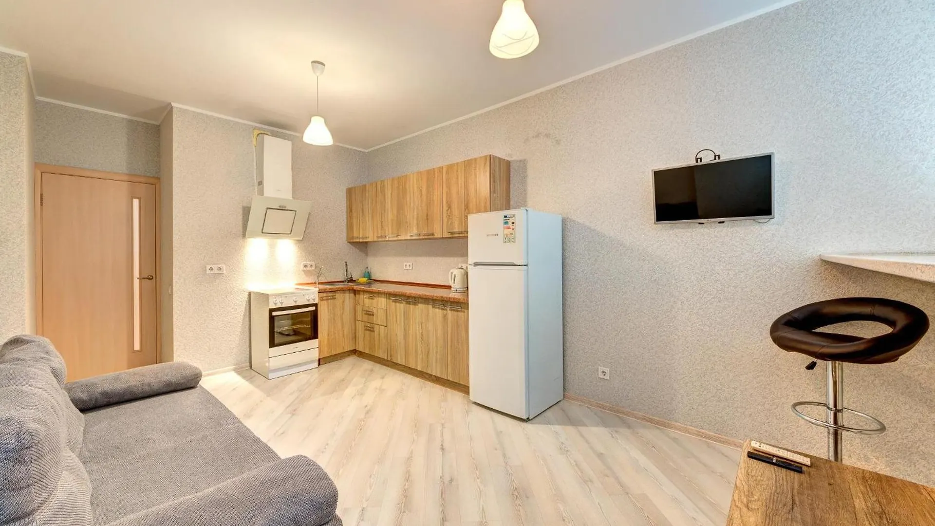 Apartment Voskresenska 18 , Парковые Озера Kijów