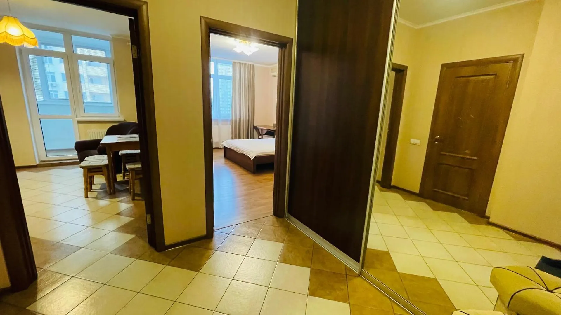 Apartment Voskresenska 18 , Парковые Озера Kyiv