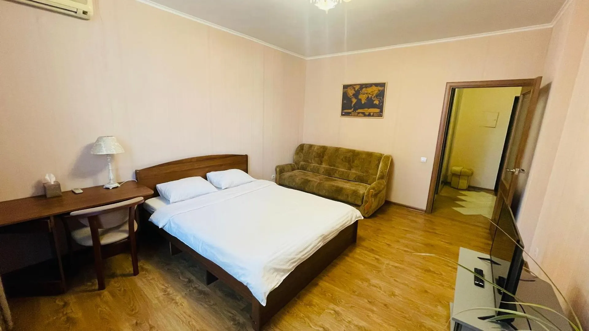 Apartment Voskresenska 18 , Парковые Озера Kijów 0*,