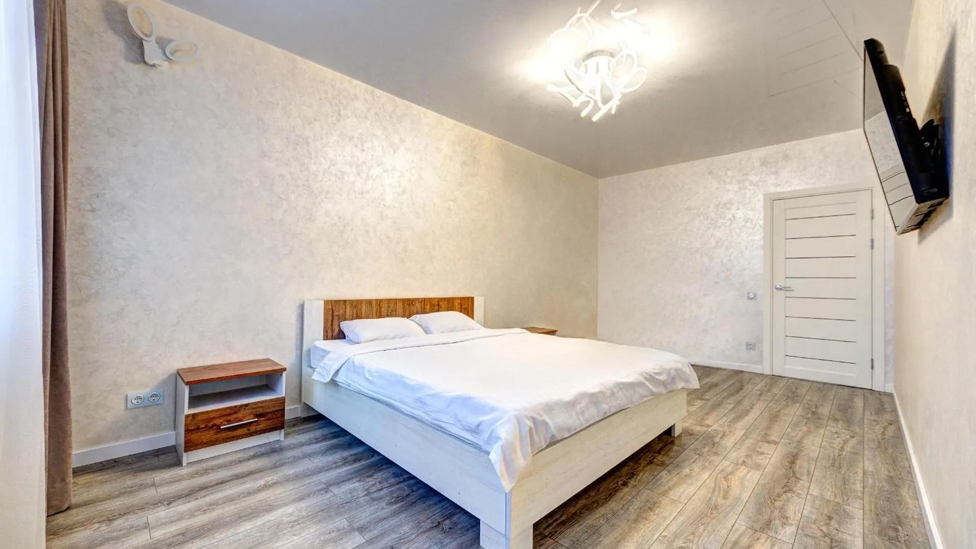 Apartment Voskresenska 18 , Парковые Озера Kijów 0*,