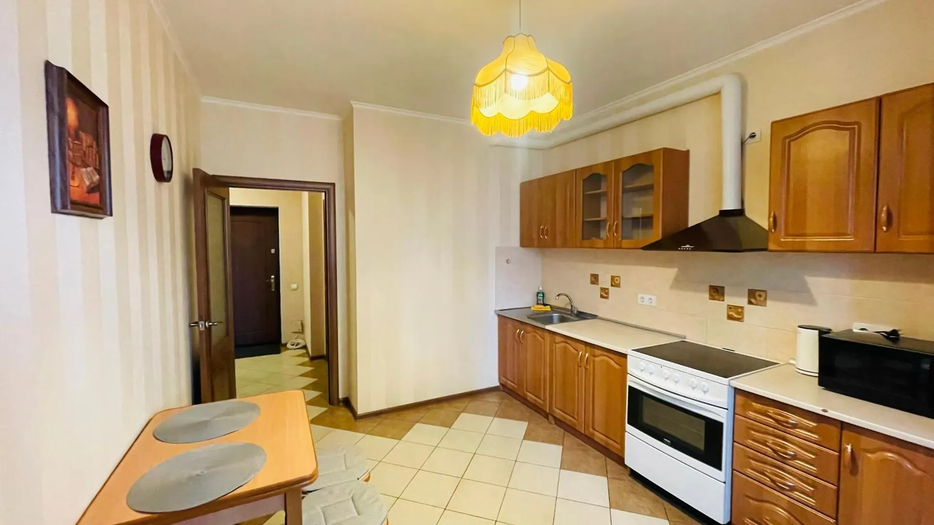 Apartment Voskresenska 18 , Парковые Озера Kijów