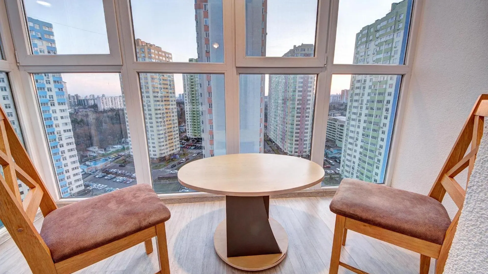 Apartment Voskresenska 18 , Парковые Озера Kijów Ukraina