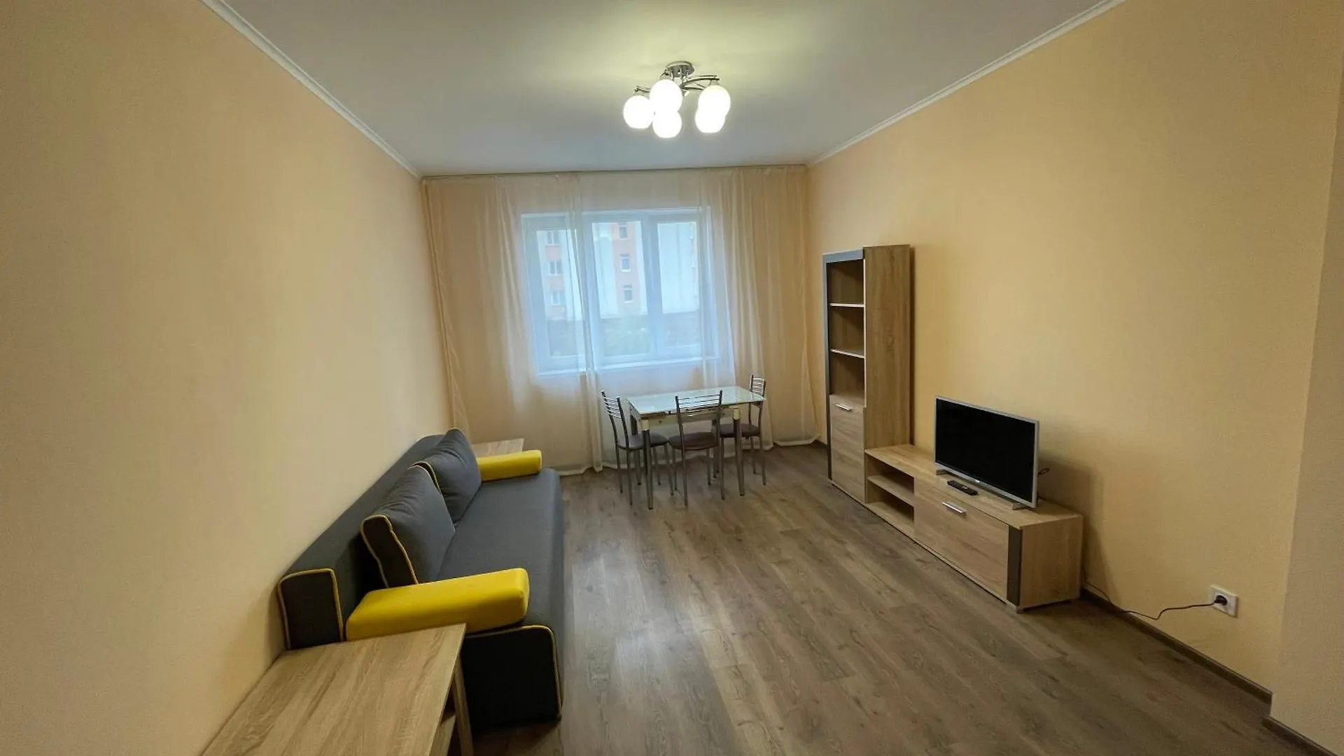 Apartment Voskresenska 18 , Парковые Озера Kyiv