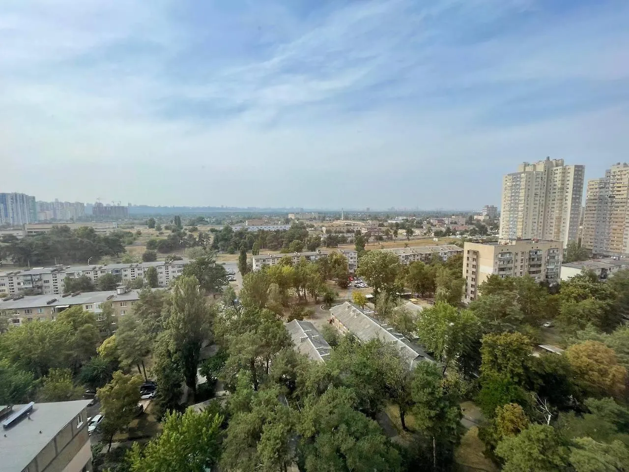 Apartment Voskresenska 18 , Парковые Озера Kijów