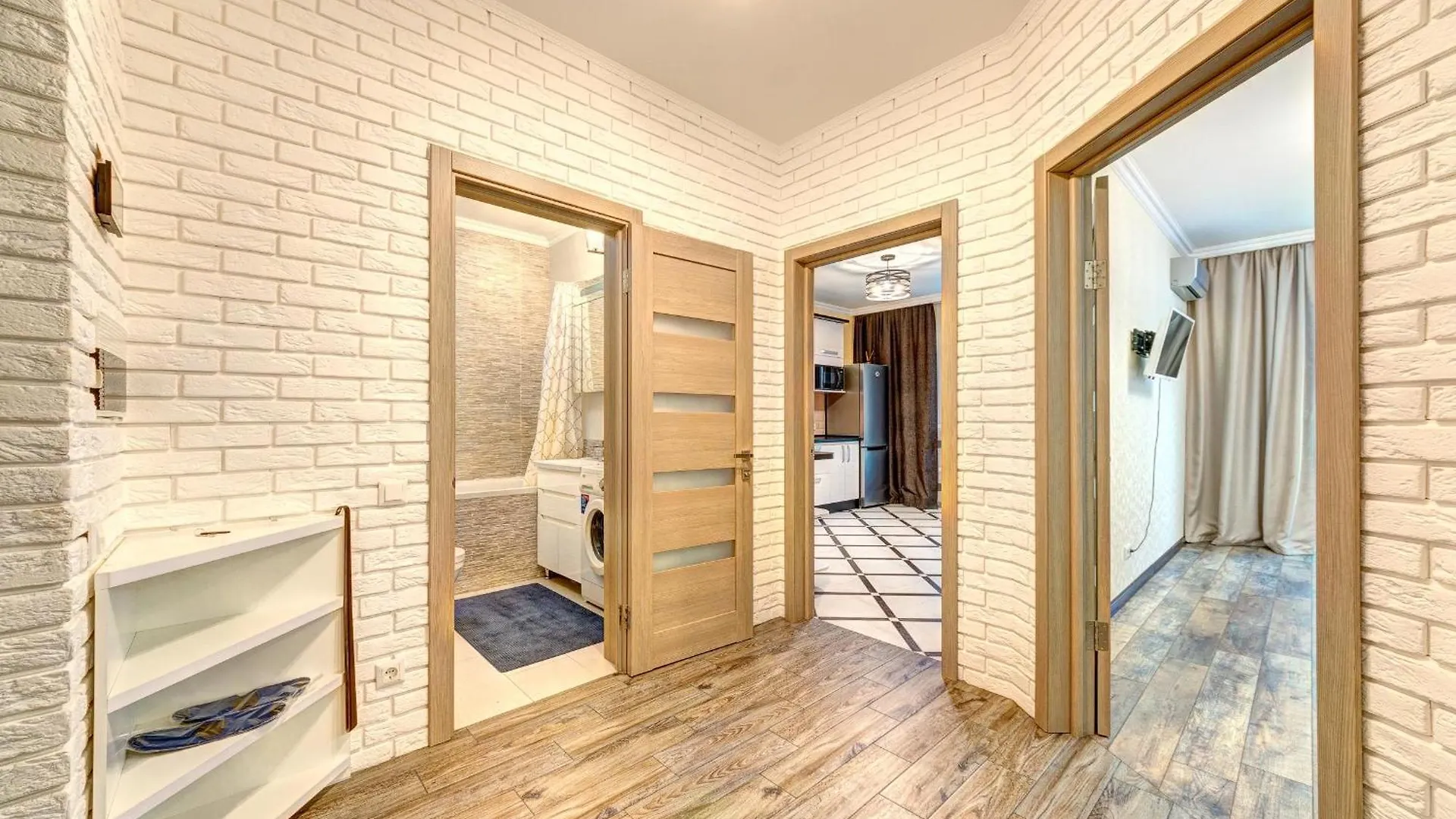Apartment Voskresenska 18 , Парковые Озера Kyjev